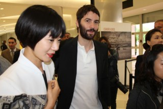 Bae Doo-na confirms dating Jim Sturgess
