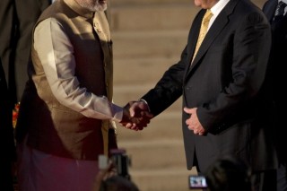 India P.M. Modi meets with Pakistan’s Sharif