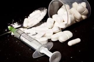 U.S. experts seek to expand use of addiction drug