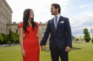 Swedish Prince Carl Philip engaged to ex-model