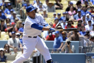 Ryu gets no-decision as Dodgers fall Ryu gets no-decision as Dodgers fall
