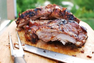 Dwaeji galbi (pork ribs)