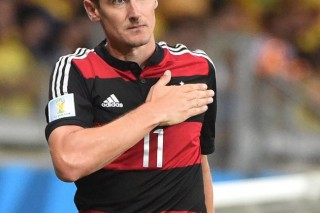 [World Cup] Klose scores vs. Brazil to set World Cup record