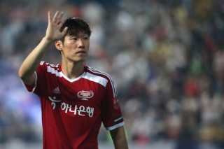 Football icon Park Ji-sung bids adieu to Korean fans