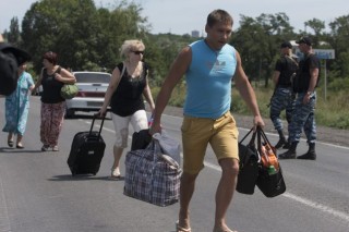 Ukraine fights prompt residents to flee