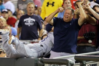 Vargas, Twins power past Padres