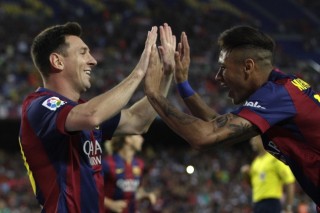 Neymar, Suarez back on the pitch