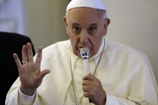 Pope says could not stay neutral on Sewol victims