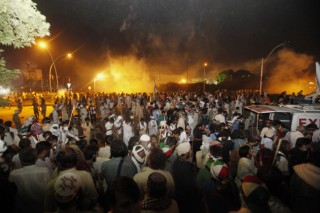 Islamabad reaches out to protesters