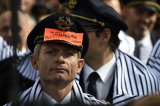 Air France pilots protest as premier spurns strike