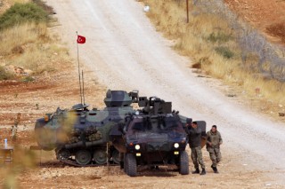 U.S.-led air strikes hit IS near Turkey