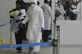 Aid workers offer hope in Ebola battle