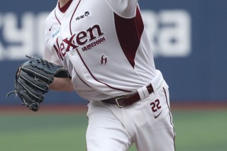 Behind home runs, pitching, Nexen evens Korean Series