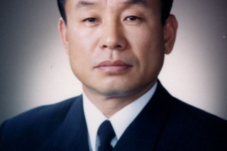 Park names former admiral chief of new safety ministry