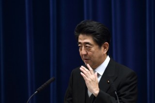 [Newsmaker] Surprise recession threatens Abenomics