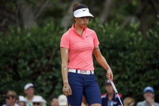 Granada clings to 1-shot lead at LPGA finale