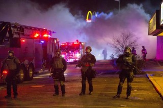 Riot after US jury fails to indict Ferguson policeman