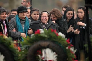 Germans mourn woman who died helping teens