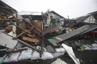 Major storm moves toward Manila