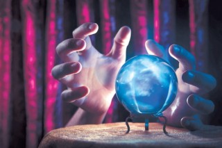 Desperate in crisis, Spaniards turn to fortune-tellers