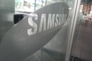 Samsung to freeze executives’ wages