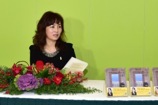 Novelist Gong Ji-young accuses netizens of libel