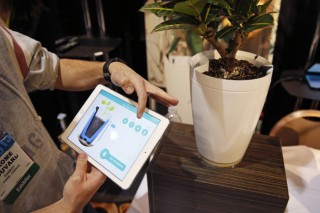 Smart gadgets take center stage at CES