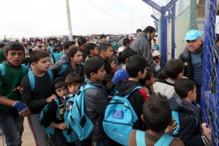 Flooded with refugees, Lebanon slaps visas on Syrians