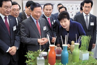 LG Group vows support for bioindustry in Chungcheong