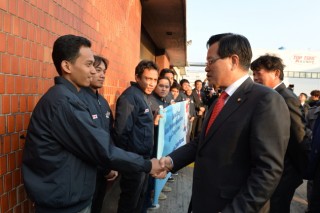 Assembly speaker pledges support for Indonesian workers