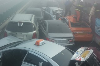 2 dead, over 60 injured in 100-car pileup near airport