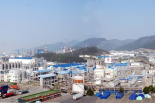 LG Chem to bulk up in specialty materials, batteries LG Chem to bulk up in specialty materials, batteries