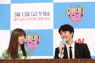 Forget the villain: Lee returns as doting mom in new rom-com Forget the villain: Lee returns as doting mom in new rom-com