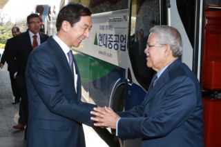 Saudi Aramco board visits Hyundai Heavy, S-Oil