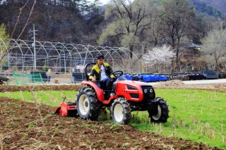 Farming challenge awaits ‘Three Meals’ stars Farming challenge awaits ‘Three Meals’ stars
