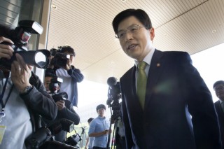 Park urges smooth confirmation of P.M.