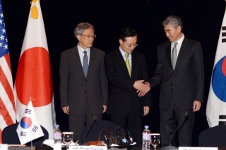 Seoul, Washington, Tokyo agree to ratchet up pressure on N.K.