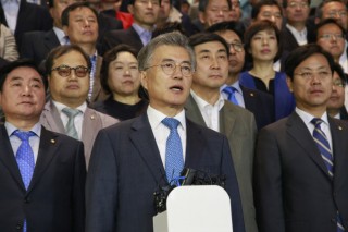 Political crisis deepens over Park’s veto