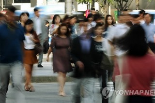 2 in 5 Koreans on temporary contracts