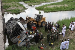 China bus crash official found dead