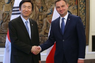 South Korea, Poland to work for peace on Korean Peninsula