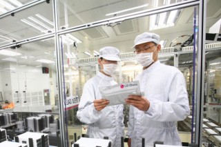 LG Chem, Samsung SDI team up for Audi’s new electric SUVs