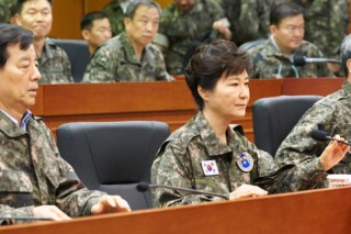 N.K. leader puts troops on war footing