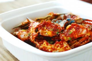 Yangnyeom gejang (spicy marinated raw crabs)