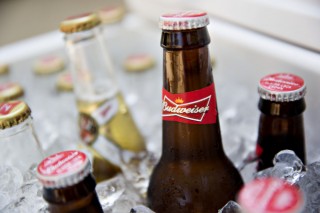 [Newsmaker] Makers of Budweiser, Miller eye global merger