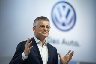 [Newsmaker] Volkswagen slams into false emissions scandal