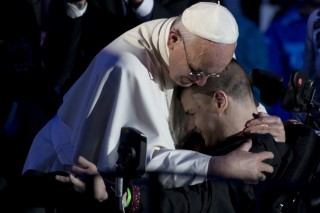 Pope electrifies Philadelphia with advice on family, immigration