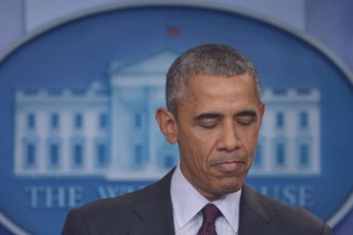 Obama voices anger over Oregon shooting, urges gun control