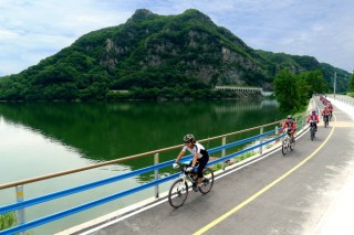 [Weekender] Skywalk in Chuncheon offers beautiful scenery for bike riders