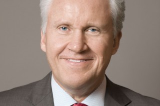 GE beats 3Q forecasts as it refocuses on industry GE beats 3Q forecasts as it refocuses on industry